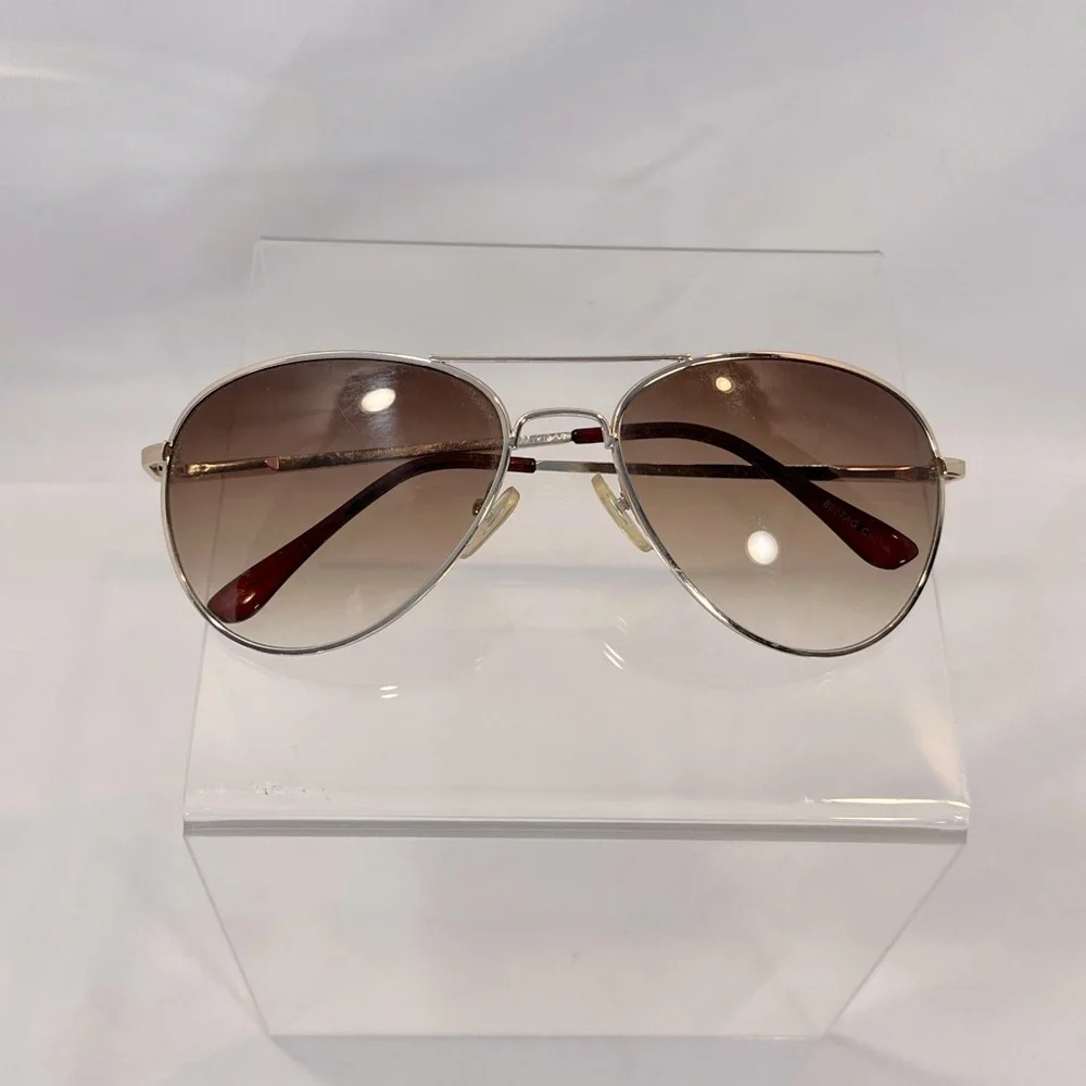 Unisex—Gold Rimmed Aviator Style Fashion Sunglasses